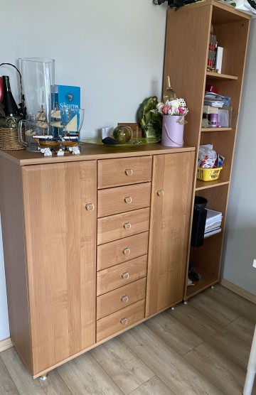 Sprzedam komodę, regał, kanapę i fotel