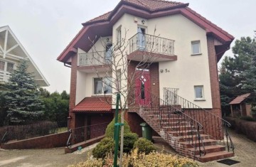 Przestronny dom pod miastem, piwnica, garaż, działka 1236m2  ...