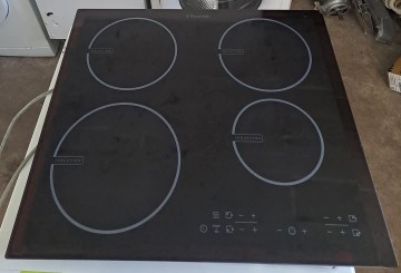 Sprzedam płytę indukcyjną firmy Electrolux w 100% sprawna