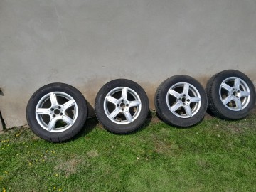 Opony i felgi aluminiowe R15/65 Opel Corsa D