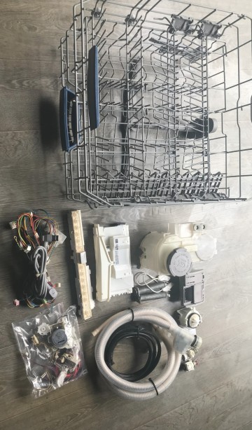 Moduł sterujący plus części do zmywarki BOSCH SMV53L50EU.