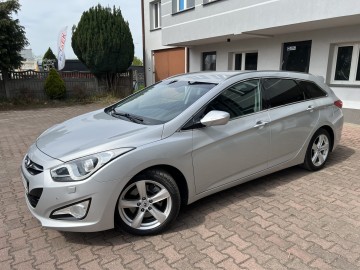 Hyundai i40 1.6 BENZYNA Klimatronik Navi Kamera Ledy BiXenon