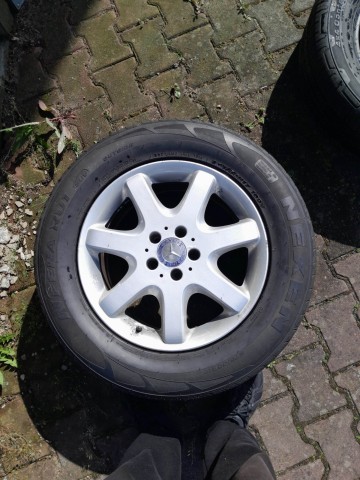 Felga Mercedes z oponą 275/55 R17 Nexen Nfera RU 1