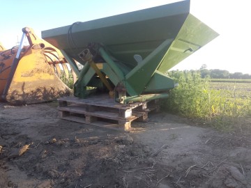 Rozsiewacz nawozów ZA-U 1001 hydrauliczne otwieranie