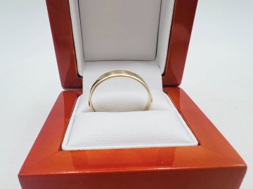 Złota obrączka  Próba 585 Waga: 4.39 g