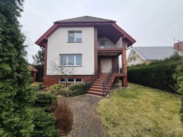 Przestronny dom 2 km od Konina-pow.152.40m2, garaż 1 stan.