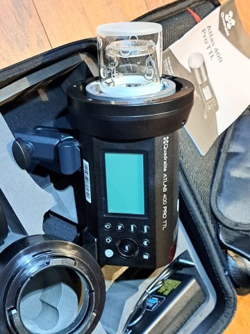 Sprzedam lampę studyjno-plenerową Quadralite Atlas 400 Pro T
