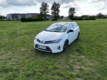 Toyota Auris Hybrid Prestige 2013