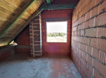 Sprzedam dom w trakcie budowy -działka 930m2 -bud. garażowy