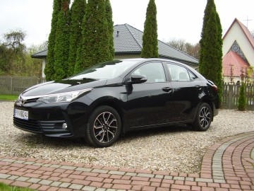 Sprzedam Toyota Corolla 1,6 benzyna, 2017r. Polski salon.
