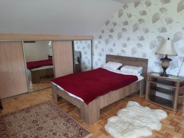 Atrakcyjna nieruchomość z pięknym, zagospodarowanym ogrodem