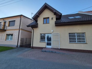 Sprzedam dom z możliwością prowadzenia działalności gosp.