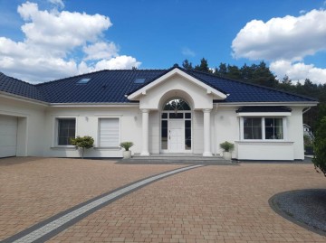 Nowoczesna rezydencja z własnym lasem -Lisiec Mały