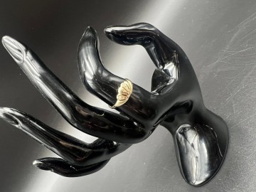 Złoty pierścionek  Próba 585 Waga: 1.11 g