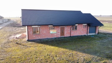 Sprzedam dom parterowy z garażem, 20 km od Konina-Grabowa