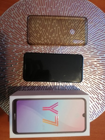 Telefon HUAWEI Y7