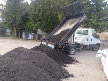 Czarna ziemia pod trawniki i  ogrody