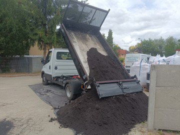 Czarna ziemia pod trawniki i  ogrody