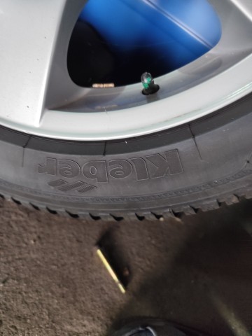 Felgi z oponami zimowymi od BMW E60
