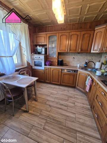 Sprzedam dom z piwnicą i poddaszem- cena do negocjacji