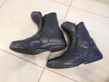 Sprzedam buty motocyklowe nowe rozm.45