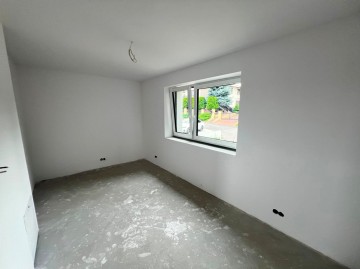 Sprzedam dom o pow. 175m2-5 pokoi-działka 521m2-os. Chorzeń