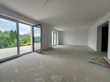Sprzedam dom o pow. 175m2-5 pokoi-działka 521m2-os. Chorzeń