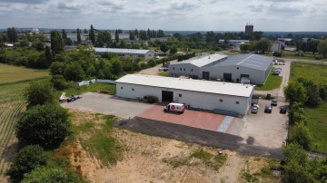 Hala prod.-magazynowa, biura, utwardzony plac, duża działka
