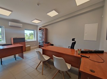 Hala prod.-magazynowa, biura, utwardzony plac, duża działka