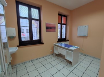 Do wynajęcia lokal przystosowany na działalność medyczną