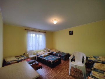 Sprzedam dwa budynki mieszkalne w okolicy lasów i jeziora