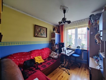 Sprzedam dwa budynki mieszkalne w okolicy lasów i jeziora