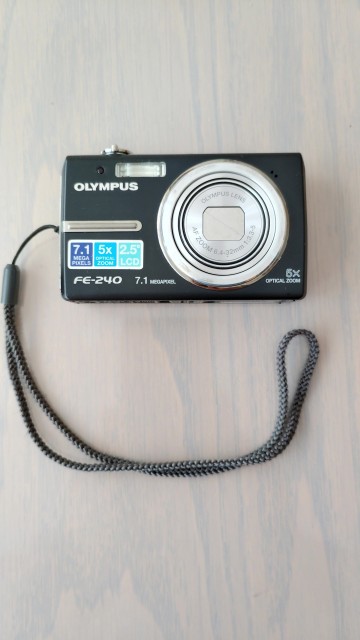 Sprzedam  aparat  olympus.