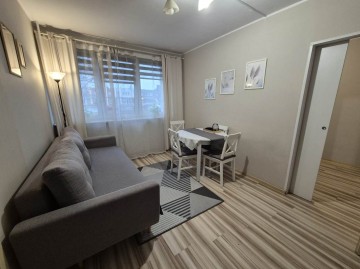 4 pokojowe mieszkanie na parterze w niskim bloku