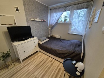 4 pokojowe mieszkanie na parterze w niskim bloku
