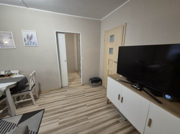 4 pokojowe mieszkanie na parterze w niskim bloku