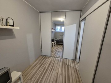 4 pokojowe mieszkanie na parterze w niskim bloku