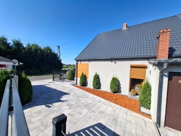 Na sprzedaż lokal mieszkalny z działką – gmina Słupca