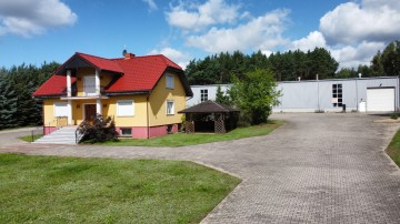 Sprzedam duży dom z halą produkcyjną i własnym lasem -Żdżary