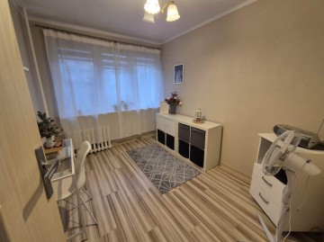 4 pokojowe mieszkanie, niski blok, parter, ul. Kleczewska